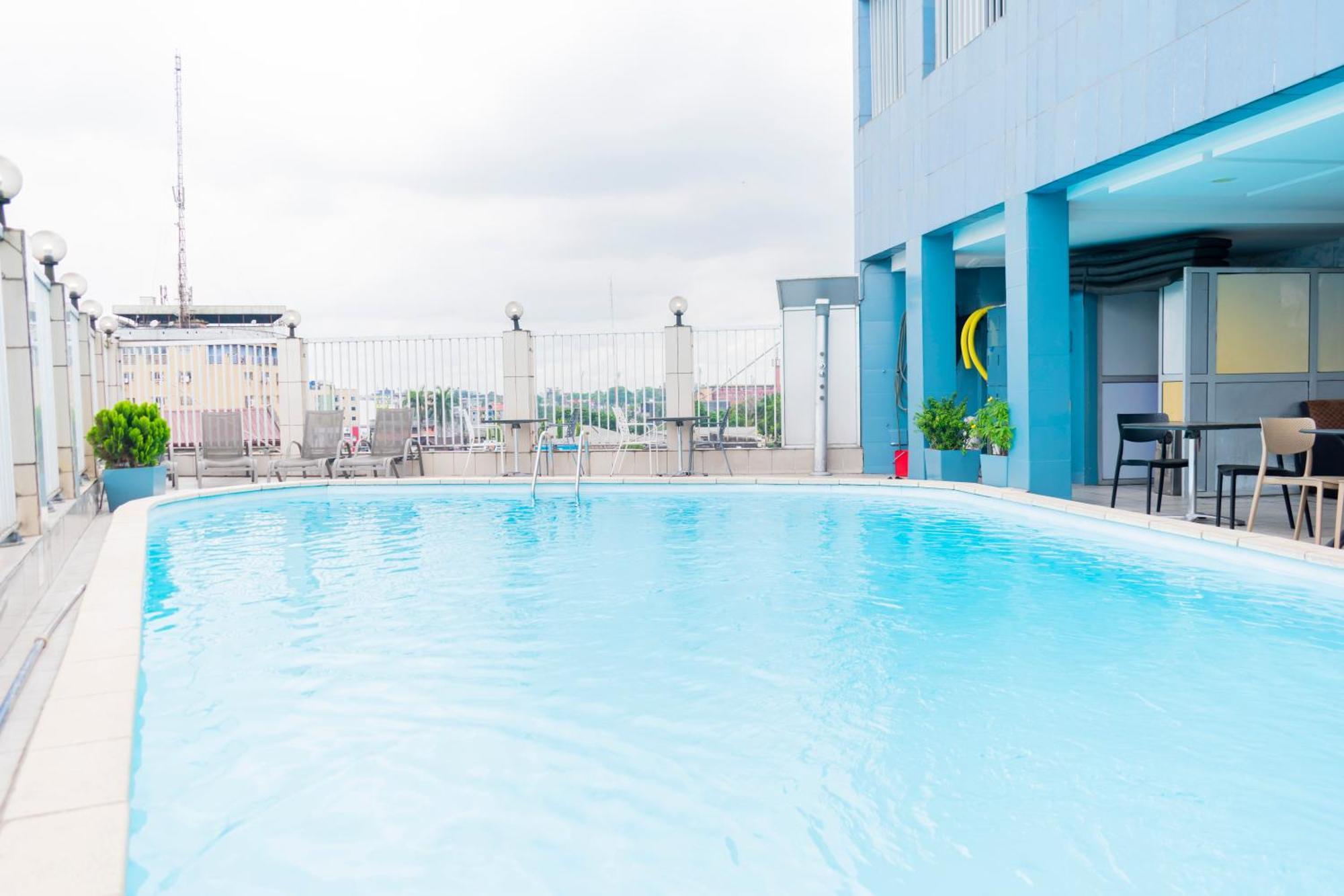 Bano Palace Hotel Douala Buitenkant foto