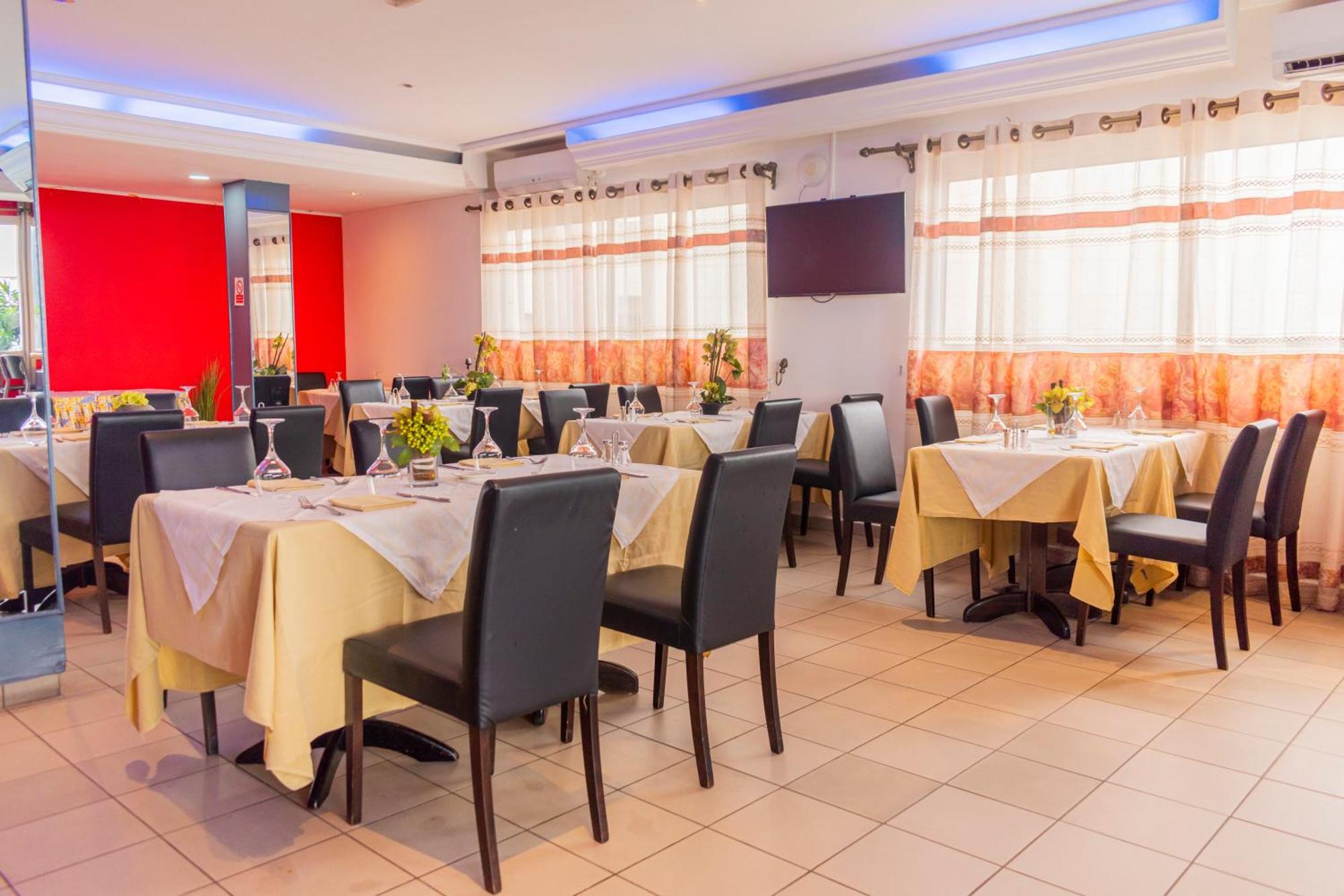 Bano Palace Hotel Douala Buitenkant foto