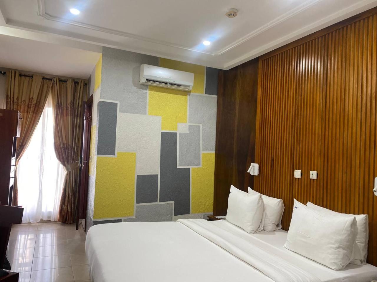 Bano Palace Hotel Douala Buitenkant foto